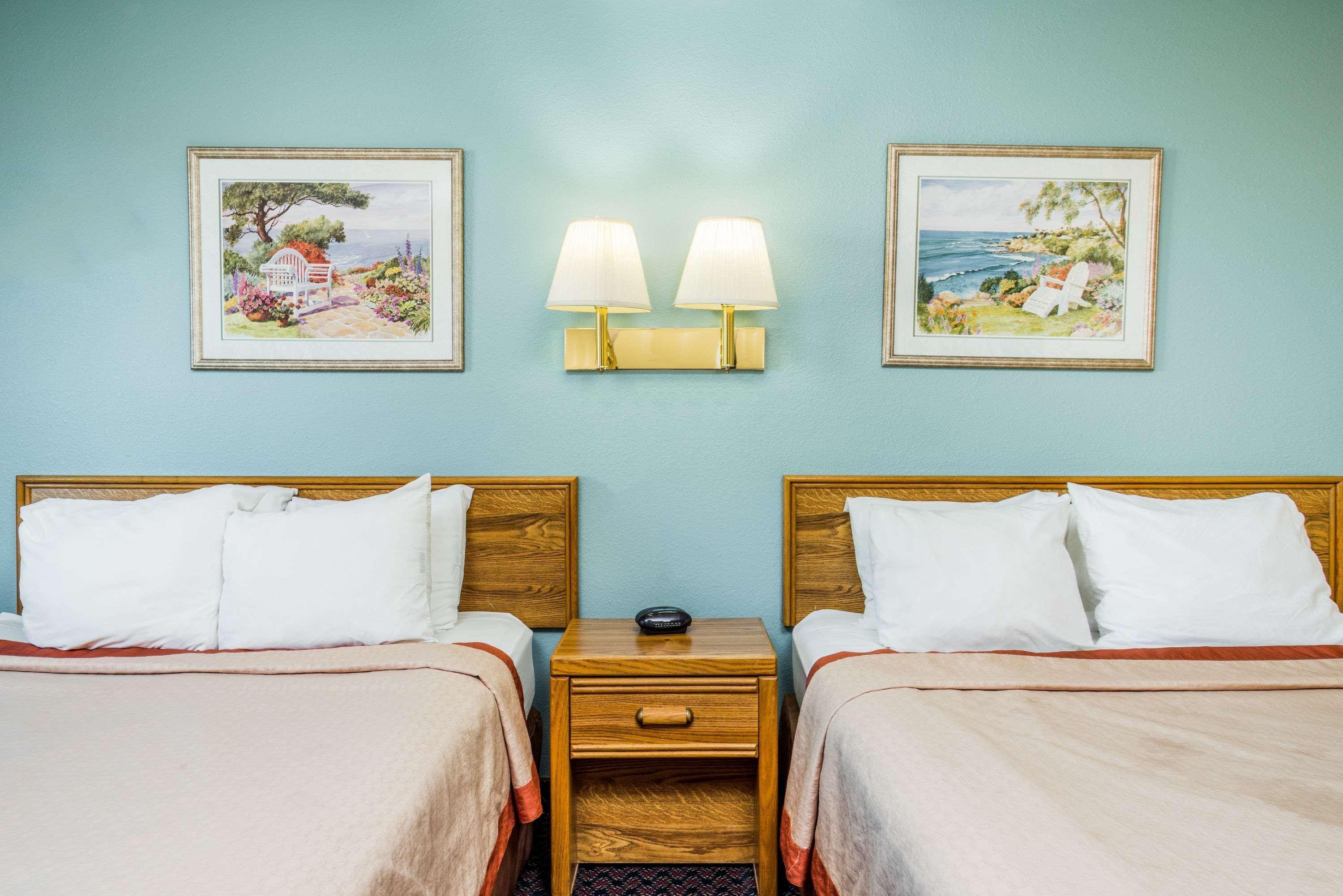 Super 8 By Wyndham Fergus Falls Εξωτερικό φωτογραφία