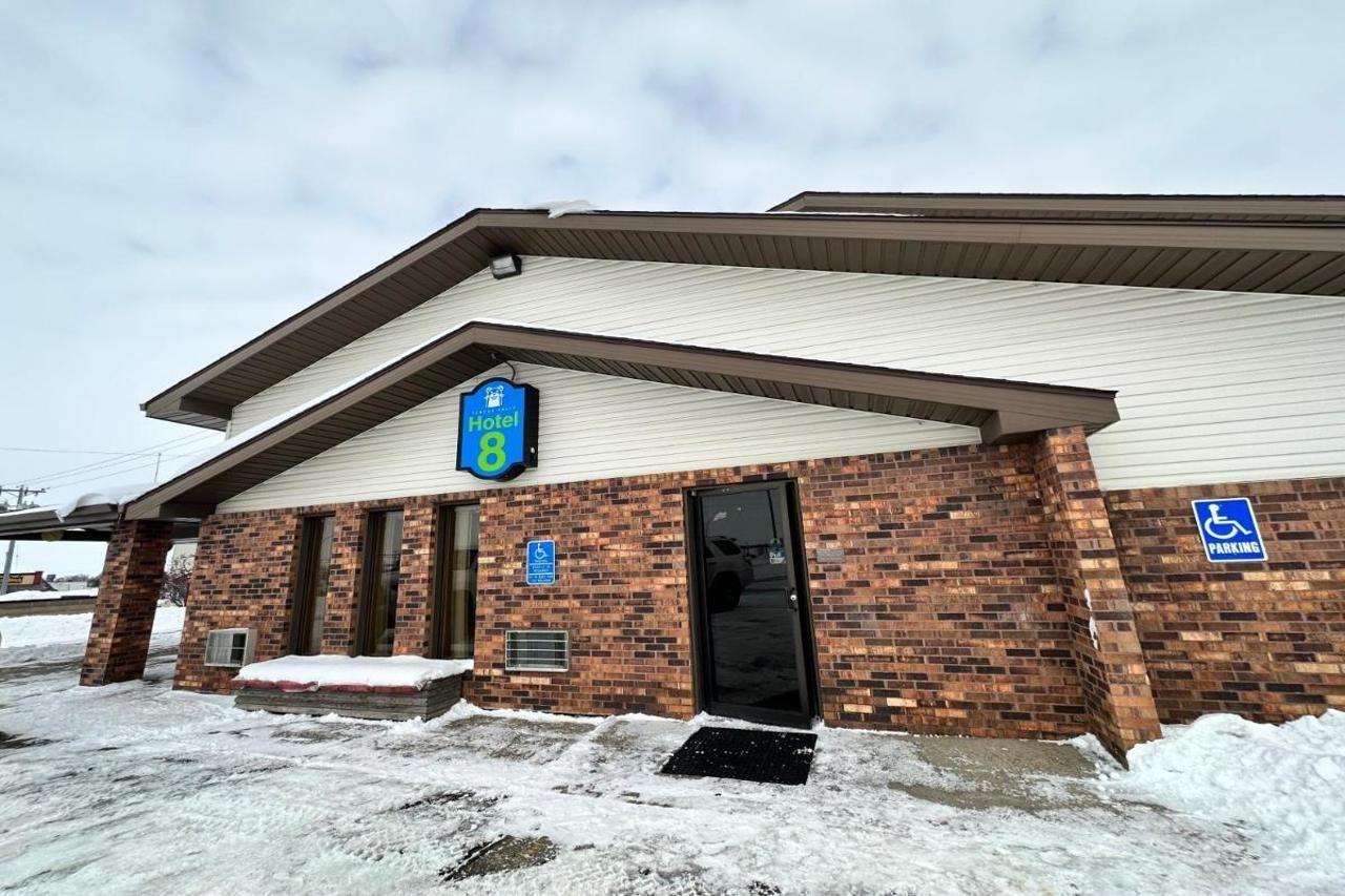 Super 8 By Wyndham Fergus Falls Εξωτερικό φωτογραφία